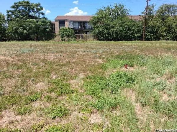 325 W Langley Blvd, Universal City, TX 78148