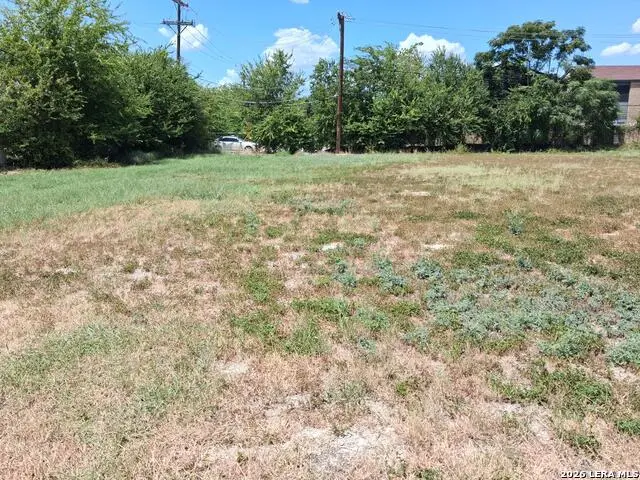 325 W Langley Blvd, Universal City, TX 78148 - #2