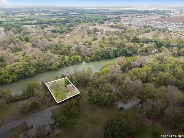 8 River Oak Dr, Seguin, TX 78155 - #1