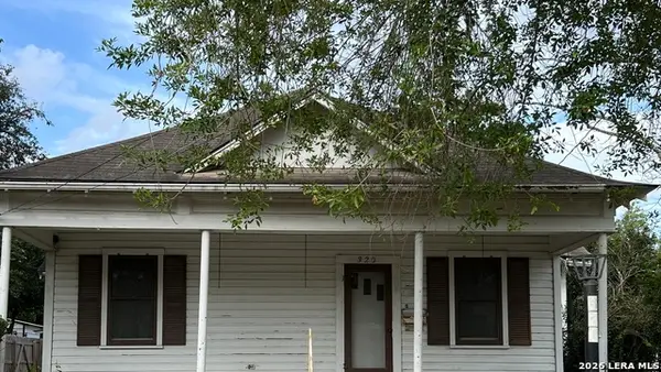 320 S 6th St, Kenedy, TX 78119