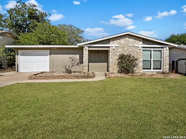 206 Lost Forest St, Live Oak, TX 78233