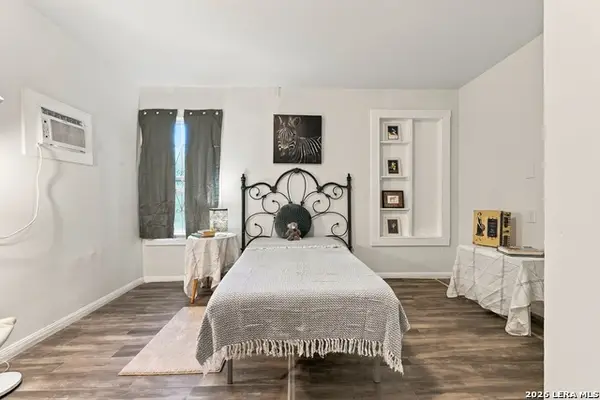 214 Cravens Ave, San Antonio, TX 78223
