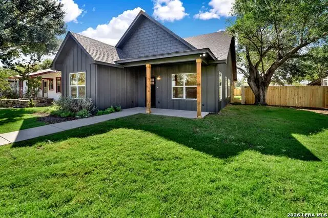 1407 21st St, Hondo, TX 78861 - #1