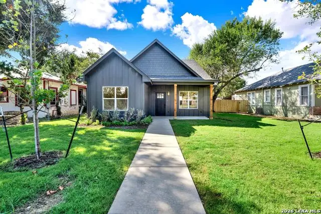1407 21st St, Hondo, TX 78861 - #2
