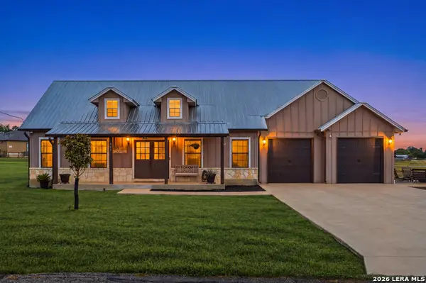 445 Spanish Grant Cir, Bandera, TX 78003