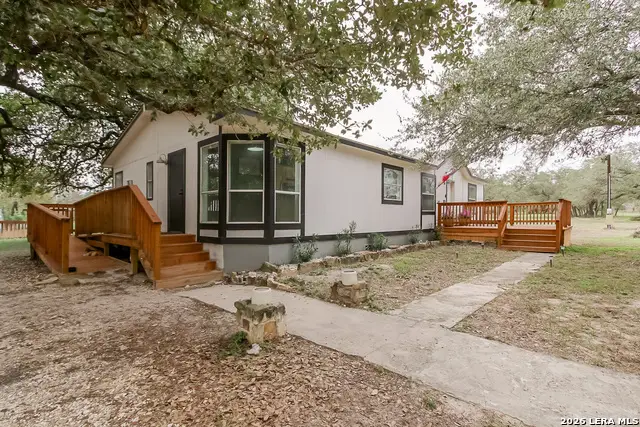 107 Harvest Ln, Floresville, TX 78114 - #2