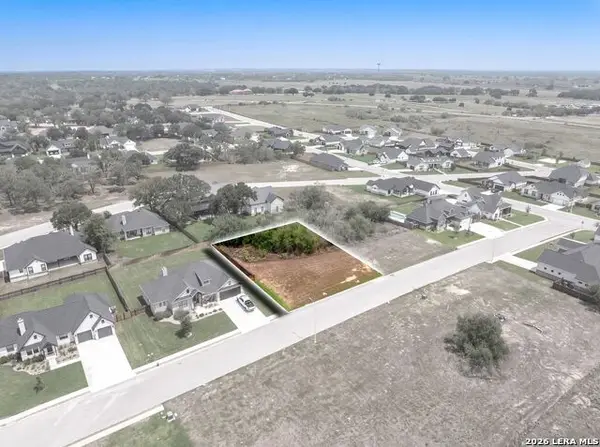 112 Ash Parkway, La Vernia, TX 78121