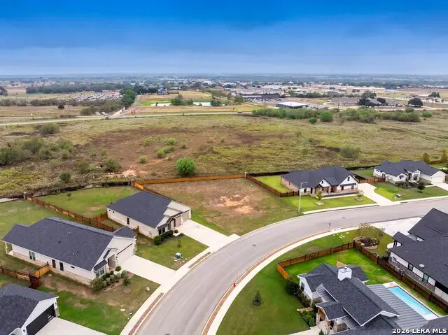 144 W Magnolia Cir, La Vernia, TX 78121 - #2