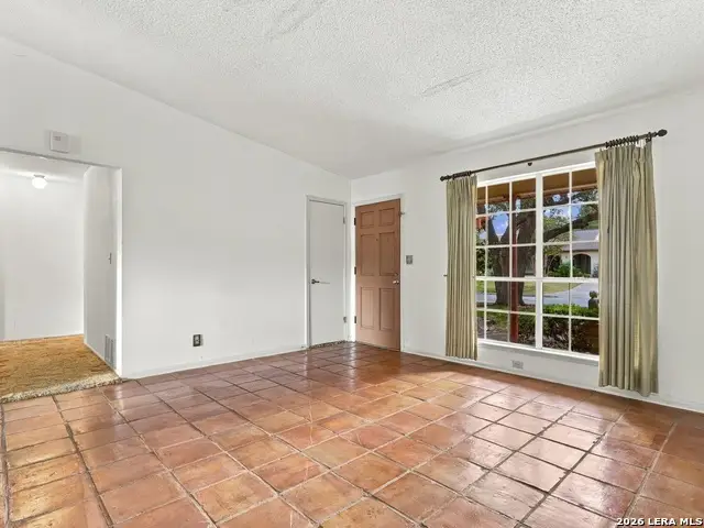 8239 Zodiac Dr, Universal City, TX 78148 - #3