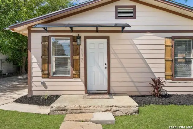 537 N San Gabriel, San Antonio, TX 78228 - #2