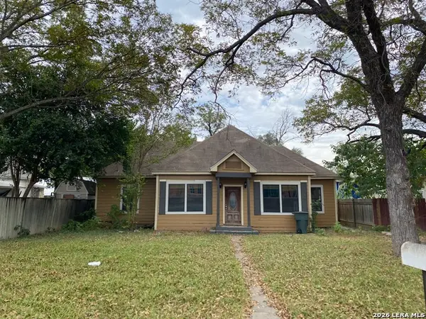 311 W Garden, Uvalde, TX 78801