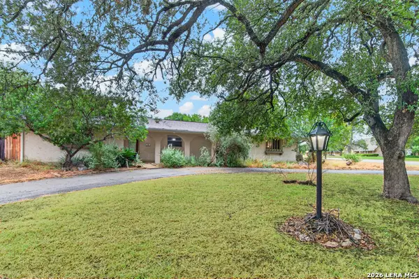 1 Buena Vista Circle, Uvalde, TX 78801