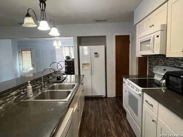 3323 Coconino Dr, San Antonio, TX 78211 - #3