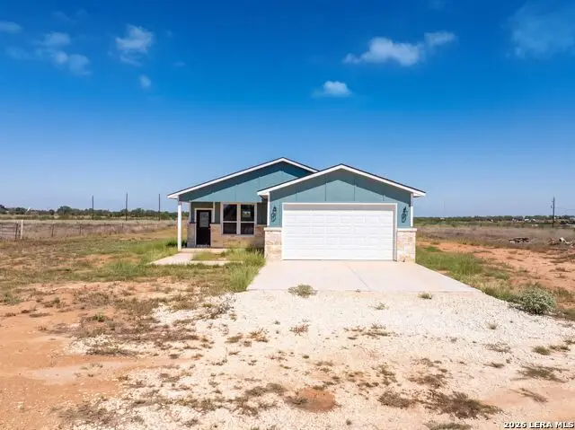 815 E Fm 462, Moore, TX 78057 - #2