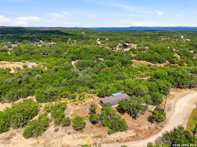333 Spanish Oak Dr, Bandera, TX 78003 - #2