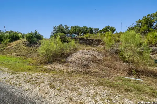 26023 Echo Mtn, San Antonio, TX 78260