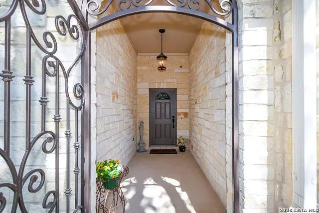 2711 Zurich, San Antonio, TX 78230 - #2