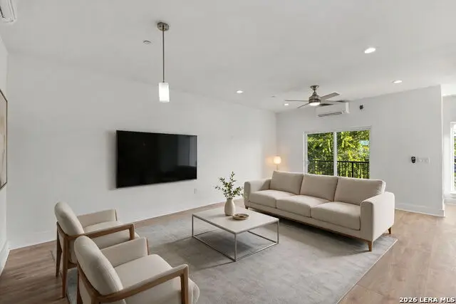 715 Ogden St #104, San Antonio, TX 78212 - #3