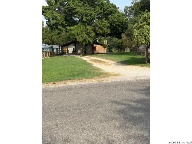 709 Ridgecliff Dr, New Braunfels, TX 78130 - #2