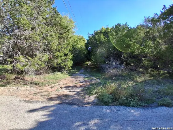 0 New York Ave, Lakehills, TX 78063
