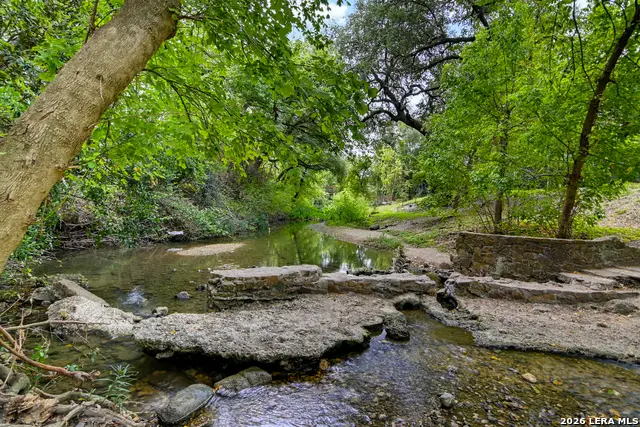 221 W Washington, Seguin, TX 78155 - #3