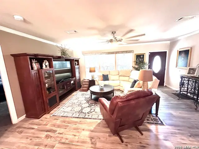 870 Spur Rd, Lakehills, TX 78063 - #2