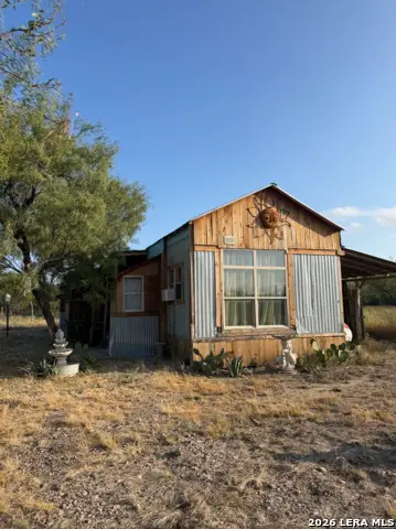 245 E Maverick St, El Indio, TX 78860