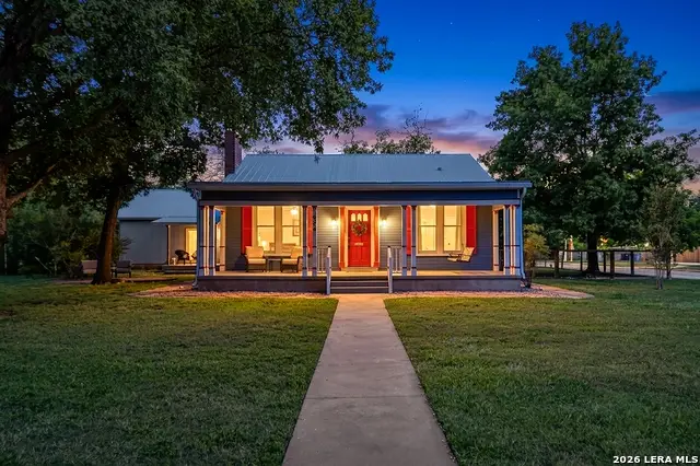 966 Bismark, Seguin, TX 78155 - #1