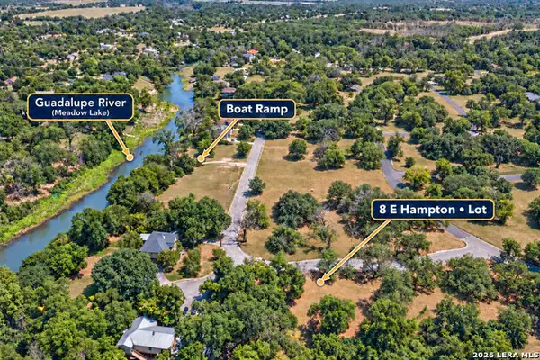 8 E Hampton Dr, Seguin, TX 78155