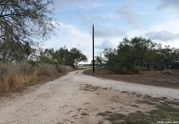 6706 Fm 536, Floresville, TX 78114