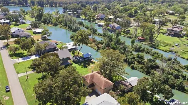 124 Lakeside Dr, Seguin, TX 78155 - #3