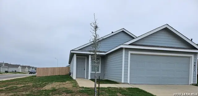 5911 Coahulia Rdg, Seguin, TX 78155 - #1