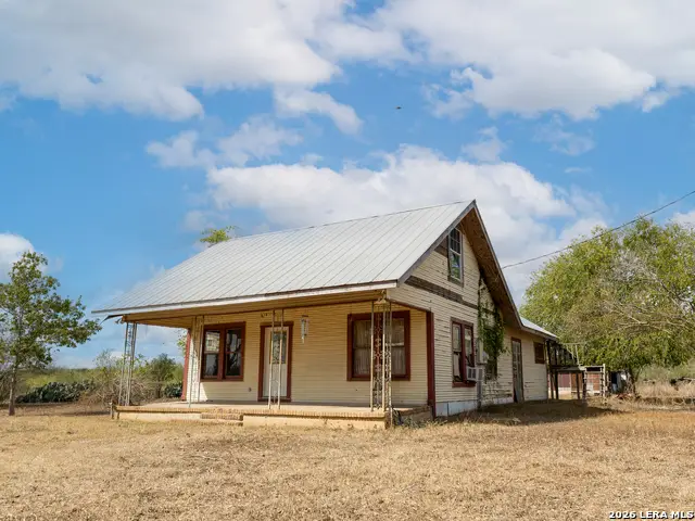 455 E County Road 6714, Natalia, TX 78059 - #1