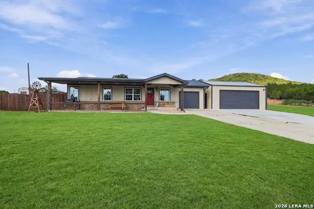 526 Cheyenne Trl, Pipe Creek, TX 78063 - #2