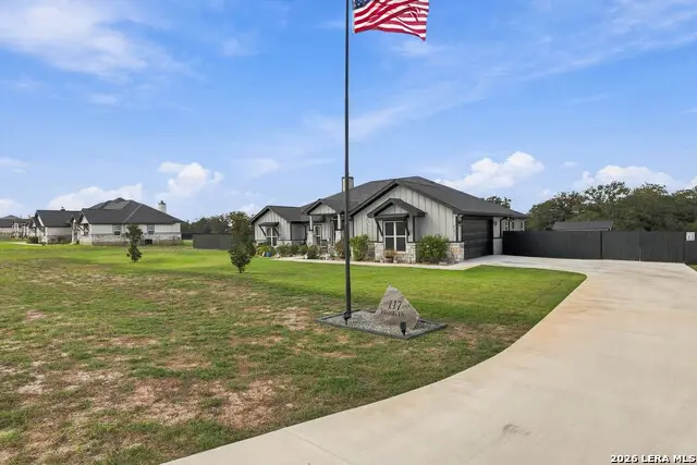 117 Hondo Dr., La Vernia, TX 78121 - #1