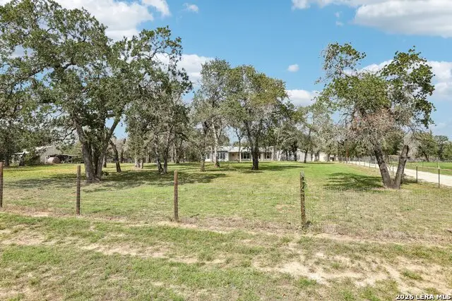 240 Oak Hollow Dr, La Vernia, TX 78121 - #2