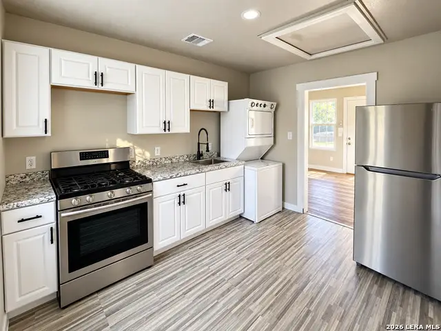 1431 Norfleet St, San Antonio, TX 78208 - #3