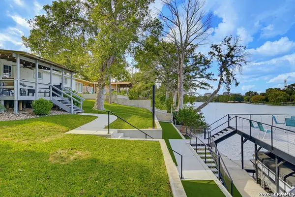 951 Reiley Rd, Seguin, TX 78155