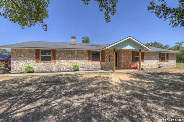 307 Valley Acres Dr, New Braunfels, TX 78130 - #2