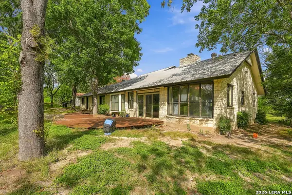 275 Burney Rd, Center Point, TX 78010