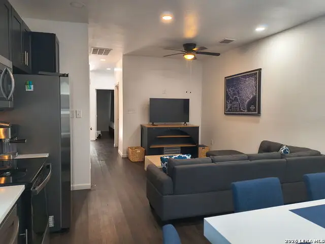 136 University Ave, San Antonio, TX 78201 - #3