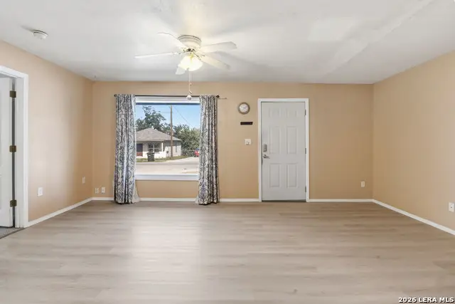 160 S Krueger Ave, New Braunfels, TX 78130 - #2