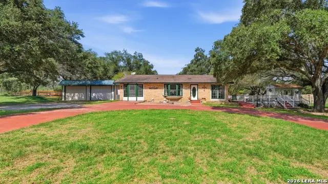 150 Ranch Country Dr, La Vernia, TX 78121 - #1