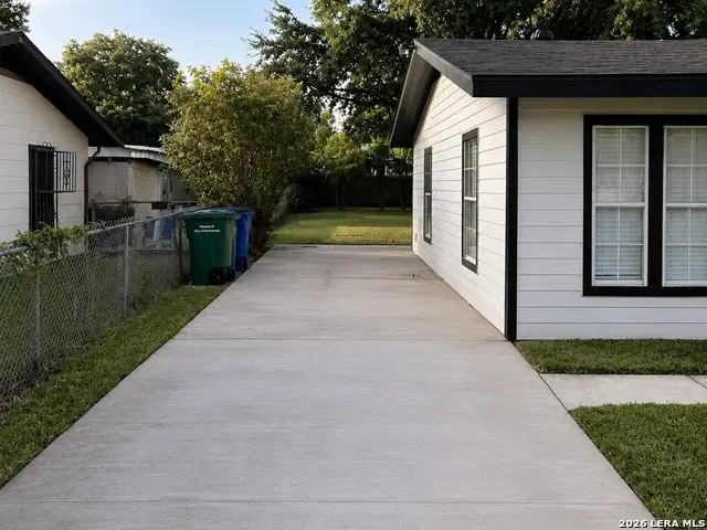 275 Wahrmund Ct, San Antonio, TX 78223 - #2