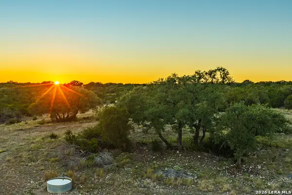 913 Greenwood Valley Ranch Rd, Rocksprings, TX 78880