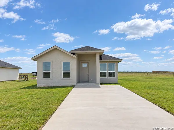 128 Camino Verde Ct, La Vernia, TX 78121