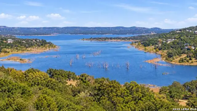 114 Creekview Dr, Canyon Lake, TX 78133 - #1