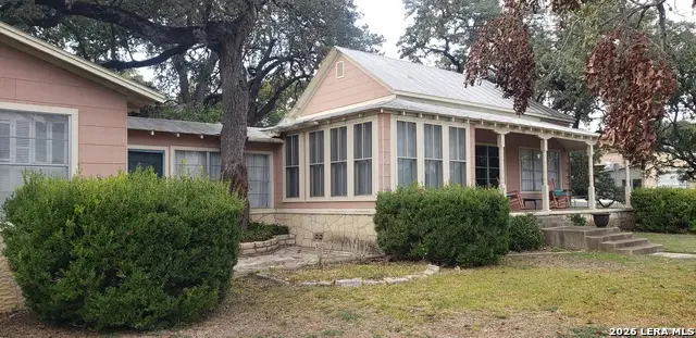 504 Schweppe St, Boerne, TX 78006 - #1
