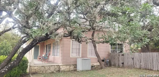 504 Schweppe St, Boerne, TX 78006 - #3
