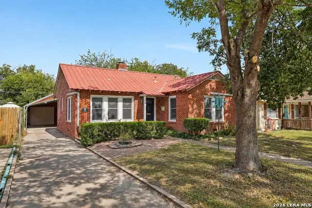 412 Elm St, Kerrville, TX 78028 - #1